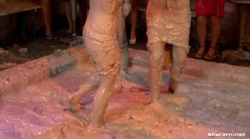 Mud Battling Eurobabe Freaks Screencap 55 on www.sinx.com