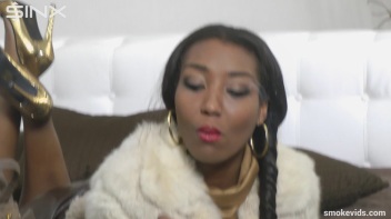 High Class Ebony Hunny Smokes In Bed Screencap 19 on www.sinx.com