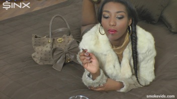 High Class Ebony Hunny Smokes In Bed Screencap 30 on www.sinx.com
