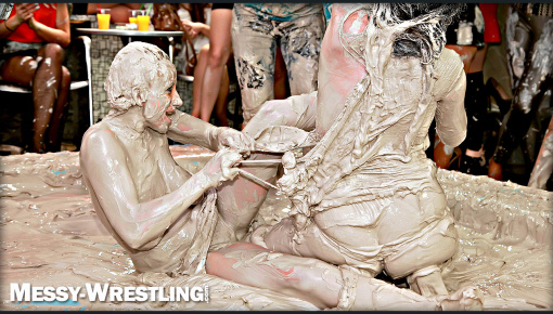 Latest deal - Messy Wrestling: Casual Splat and Catfight To Get To Those Huge Titties!
