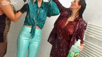 Wet And Messy Shower Fun For Three Babes Screencap 22 on www.sinx.com