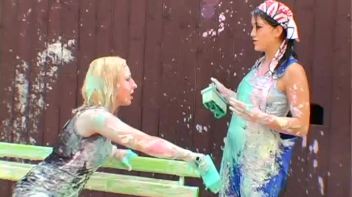 Sloppy Goo Catfight Screencap 27 on www.sinx.com