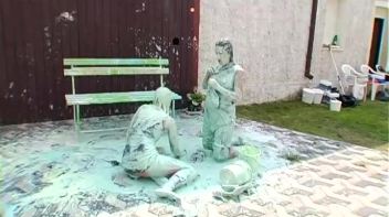 Sloppy Goo Catfight Screencap 57 on www.sinx.com