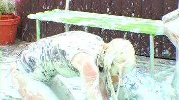 Sloppy Goo Catfight Screencap 81 on www.sinx.com