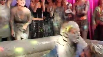 Elegant Muddy Wrestling? Screencap 16 on www.sinx.com