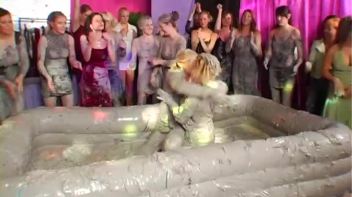 Elegant Muddy Wrestling? Screencap 2 on www.sinx.com