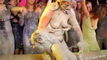 Elegant Muddy Wrestling? Screencap 29 on www.sinx.com