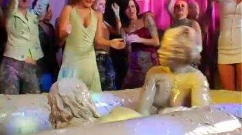 Elegant Muddy Wrestling? Screencap 37 on www.sinx.com