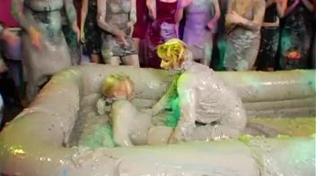 Elegant Muddy Wrestling? Screencap 6 on www.sinx.com