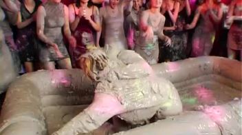 Elegant Muddy Wrestling? Screencap 7 on www.sinx.com