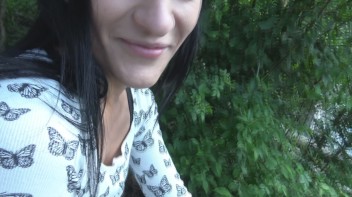 Extrem Public - Fick am See und plötzlich bekamen wir Besuch Screencap 3 on www.sinx.com