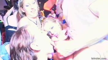 Blue Jean Babes Part 5 Cam 2 Screencap 48 on www.sinx.com