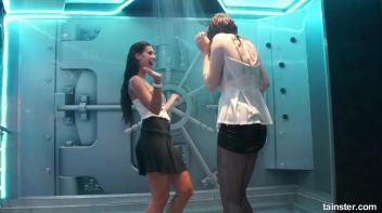 Sexy ladies getting wetter and wetter Screencap 21 on www.sinx.com