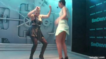 Sexy ladies getting wetter and wetter Screencap 67 on www.sinx.com
