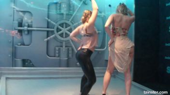 Shy girls get wet Screencap 19 on www.sinx.com