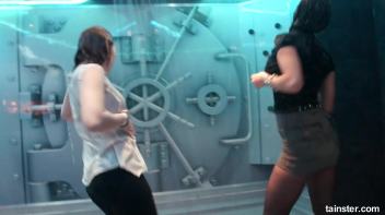 Shy girls get wet Screencap 31 on www.sinx.com