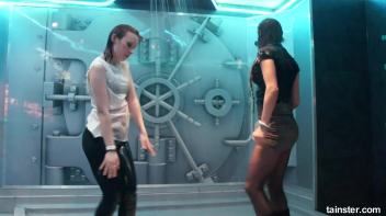 Shy girls get wet Screencap 35 on www.sinx.com