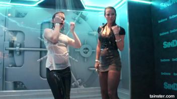 Shy girls get wet Screencap 38 on www.sinx.com