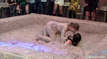 Get Your Mess On, Ladies! Screencap 15 on www.sinx.com