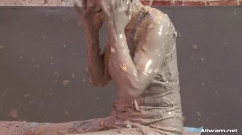 Get Your Mess On, Ladies! Screencap 39 on www.sinx.com