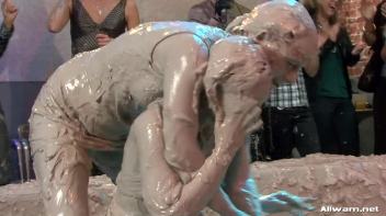 Get Your Mess On, Ladies! Screencap 63 on www.sinx.com