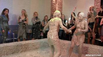 Get Your Mess On, Ladies! Screencap 71 on www.sinx.com