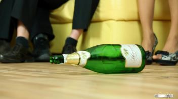 Bi Style CFNM Part 1 Screencap 26 on www.sinx.com