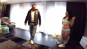 Extrataschengeld für die Babysitterin Screencap 22 on www.sinx.com