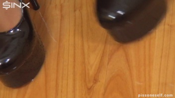 Dripping Wet And Sexy Pissing Screencap 30 on www.sinx.com