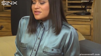 Dripping Wet And Sexy Pissing Screencap 5 on www.sinx.com