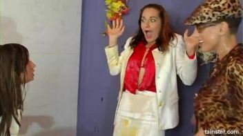 Business Women Egg Fight! Screencap 29 on www.sinx.com