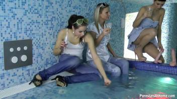 Jean Queens Ready When Wet Part 1 Screencap 6 on www.sinx.com