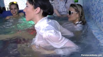 Jean Queens Ready When Wet Part 1 Screencap 81 on www.sinx.com