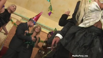 Cunt Carnivale Part  1 Screencap 26 on www.sinx.com