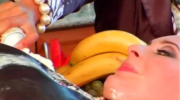 Hot Slut Sundae Screencap 24 on www.sinx.com