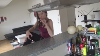 Heimliche Zungenspiele Screencap 38 on www.sinx.com