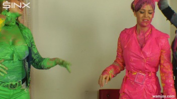 Let the Wet and Messy Paint Games Begin! Screencap 57 on www.sinx.com