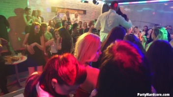 Party Hardcore Gone Crazy Vol. 32 Part 1 - Cam 3 Screencap 54 on www.sinx.com