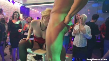 Party Hardcore Gone Crazy Vol. 32 Part 1 - Cam 3 Screencap 75 on www.sinx.com