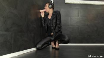 Cute DJ gets bit slimy Screencap 12 on www.sinx.com