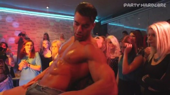 Party Hardcore Gone Crazy Vol. 15 Part 4 - Cam 1 Screencap 14 on www.sinx.com