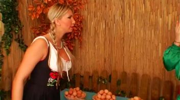 Egg War! Screencap 19 on www.sinx.com