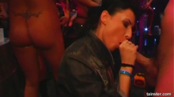 Blue Jean Babes Part 3 Cam 1 Screencap 64 on www.sinx.com