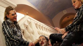 Double Trouble Twin Attack All Over Alyssia Screencap 73 on www.sinx.com