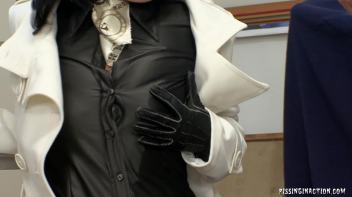 Inventory Piss Screencap 39 on www.sinx.com