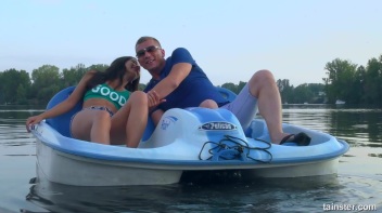 Boats And Hoes, Girl Blows Him Good On The Boat Screencap 7 on www.sinx.com