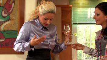 Kitchen Pissin' Screencap 9 on www.sinx.com