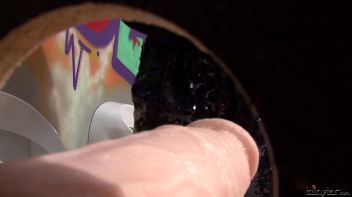 Gloves Won't Protect Her From The Slime Blast! Screencap 3 on www.sinx.com