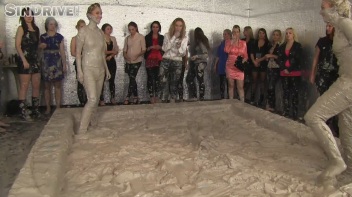 Muddy Wrestling: Jenny Lee vs. Liana Screencap 86 on www.sinx.com