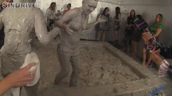 Muddy Wrestling: Jenny Lee vs. Liana Screencap 115 on www.sinx.com